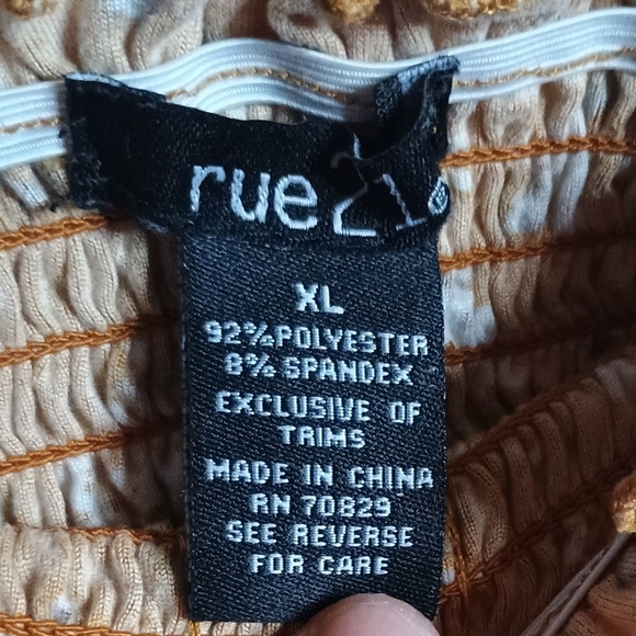 Rue 21 Crop Top - Picture 3 of 5